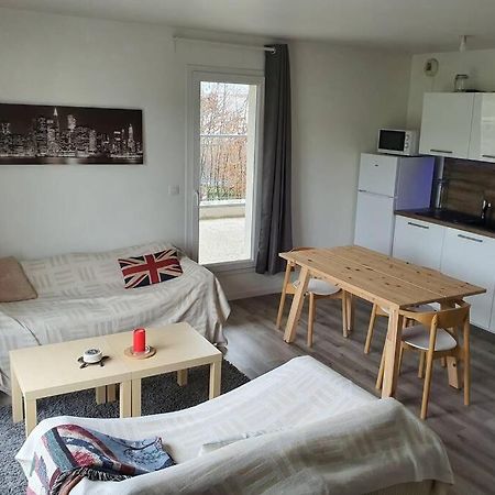 Appartement Contemporain Renove A Neuf Avec Cuisine Equipe - Val De Reuil Val-de-Reuil Dış mekan fotoğraf