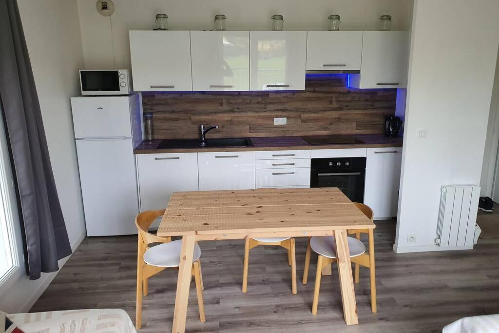 Appartement Contemporain Renove A Neuf Avec Cuisine Equipe - Val De Reuil Val-de-Reuil Dış mekan fotoğraf